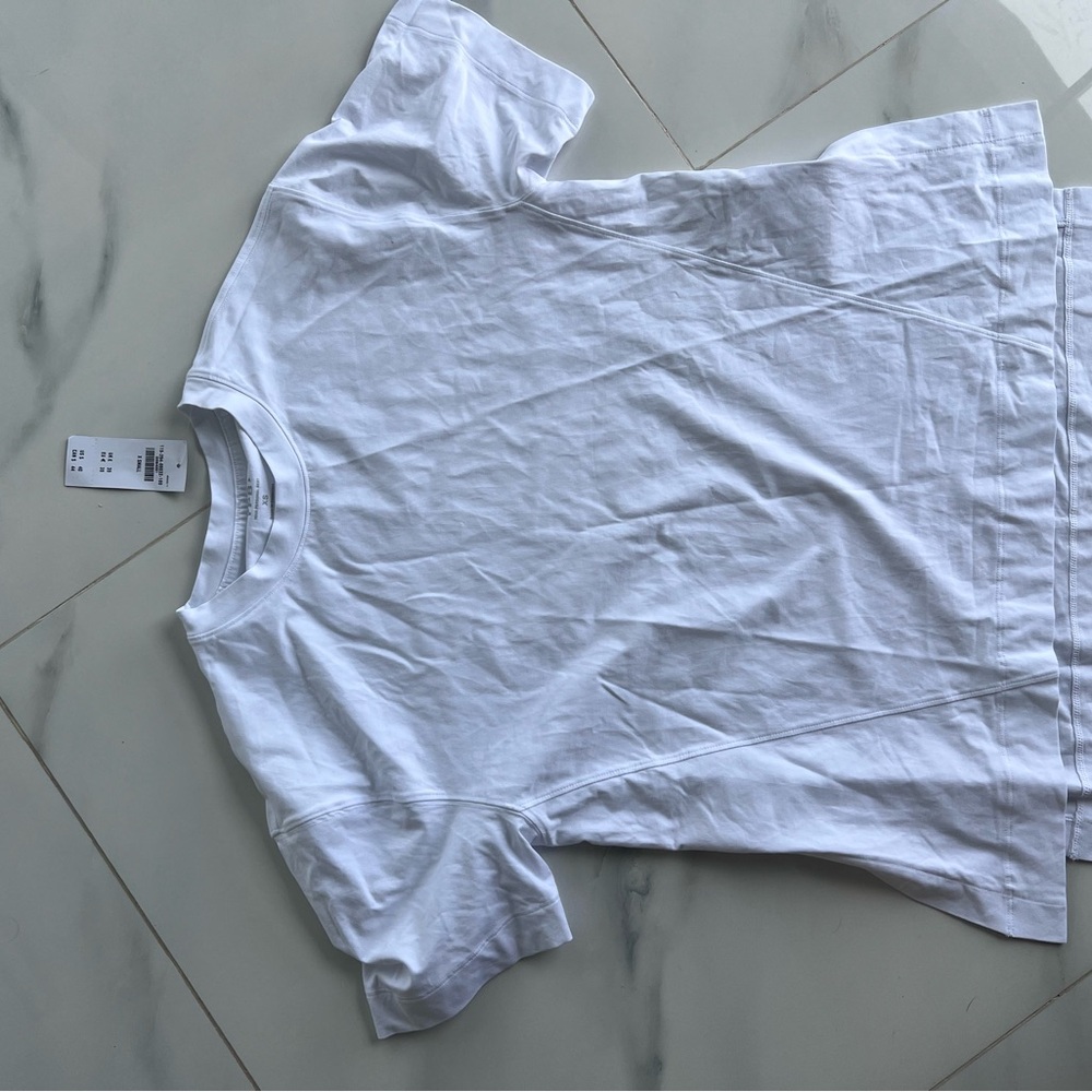 Abercrombie & Fitch White Short Sleeve Tee